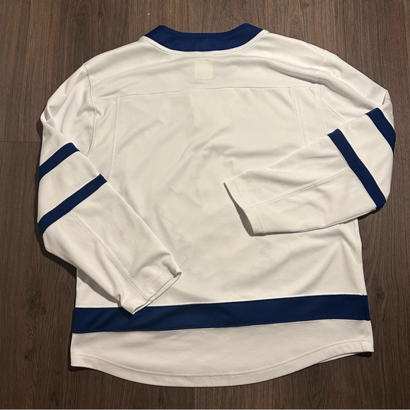TORONTO MAPLE LEAFS FANATIC JERSEY - Picture 7 of 10